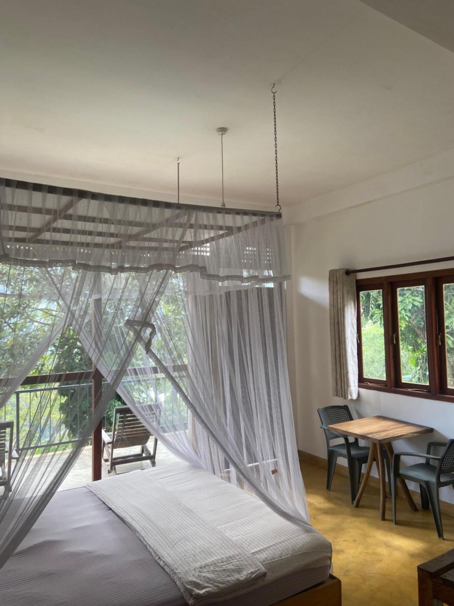 Raveena Guest House เอลลา ภายนอก รูปภาพ