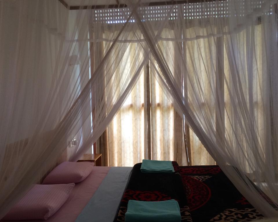 Raveena Guest House เอลลา ภายนอก รูปภาพ