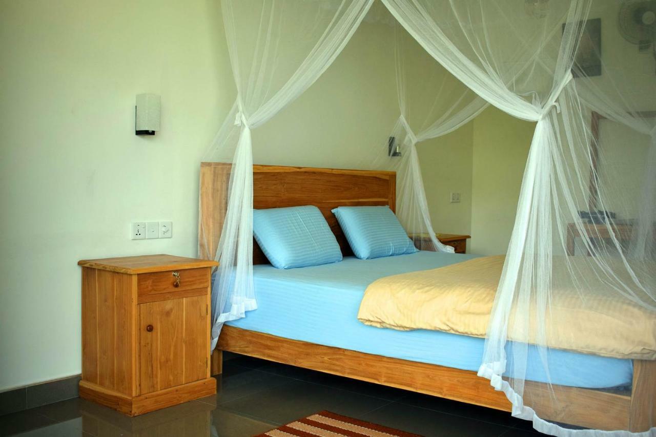 Raveena Guest House เอลลา ภายนอก รูปภาพ